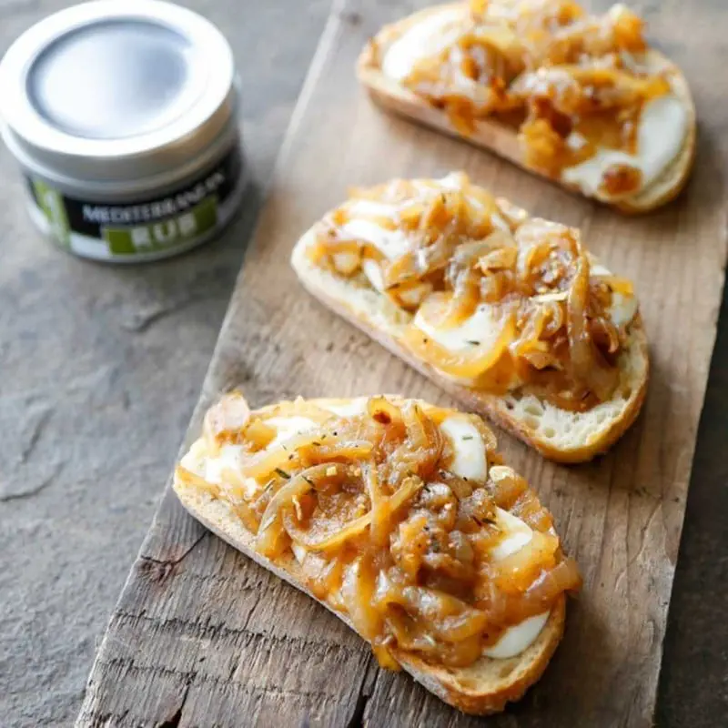 caramelized-onion-mozzarella-crostini-recipe-web-1024x1024_1400x.progressive