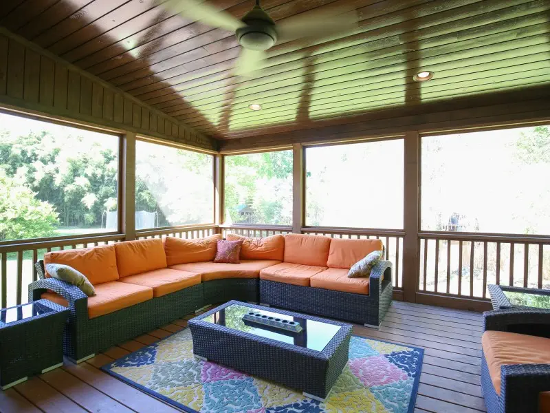 32_BACK_PORCH_001