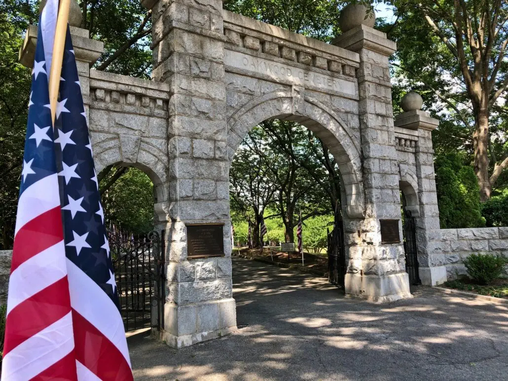 Celebrate & Commemorate: Our Local Memorial Day Guide 3 oakwood cemetery