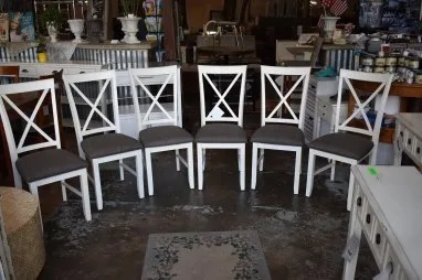 Home outlet accent furnishings